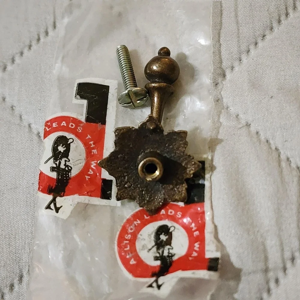 NOS‎ Vintage Allison Brass Floral Rosette Drawer Pull 2in Drop Handle